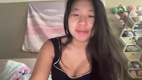 Snapshot of hiddenr0se chatting on August 1, 2026, 7:13 pm HiddenR0se online show from August 1, 2026, 7:13 pm