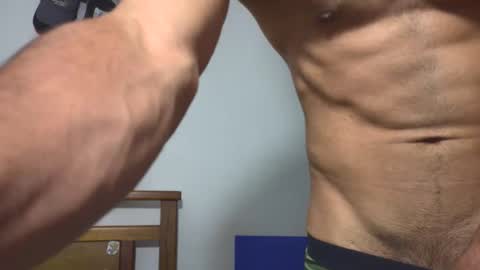 Snapshot of hideonbush051 chatting on November 12, 2025, 2:12 am hideonbush online show from November 12, 2025, 2:12 am