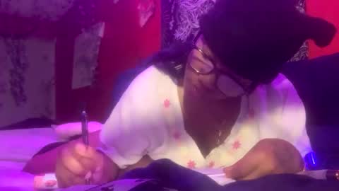 hiimz3 online show from September 25, 2025, 8:56 pm