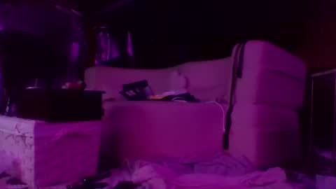 hiimz3 online show from March 8, 2026, 6:17 am