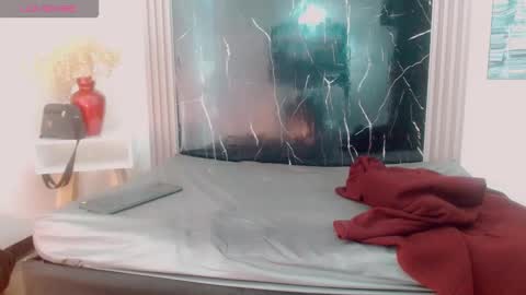 Hilary Avilan online show from April 13, 2026, 8:25 pm