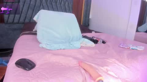 Hilary  online show from February 13, 2025, 7:42 pm