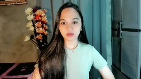 Snapshot of hilarymolly chatting on February 4, 2026, 9:31 pm hilarymolly online show from February 4, 2026, 9:31 pm