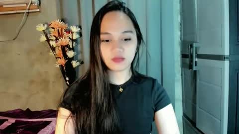 Snapshot of hilarymolly chatting on March 11, 2026, 1:44 am hilarymolly online show from March 11, 2026, 1:44 am