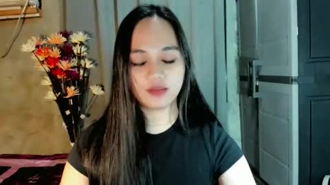 Snapshot of hilarymolly chatting on March 28, 2026, 6:24 am hilarymolly online show from March 28, 2026, 6:24 am