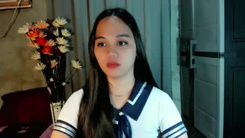 Snapshot of hilarymolly chatting on April 8, 2026, 4:45 am hilarymolly online show from April 8, 2026, 4:45 am