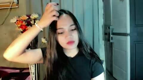 Snapshot of hilarymolly chatting on April 10, 2026, 11:59 am hilarymolly online show from April 10, 2026, 11:59 am