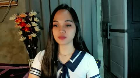 Snapshot of hilarymolly chatting on April 12, 2026, 6:51 am hilarymolly online show from April 12, 2026, 6:51 am