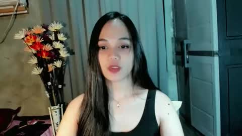 Snapshot of hilarymolly chatting on April 16, 2026, 3:02 pm hilarymolly online show from April 16, 2026, 3:02 pm