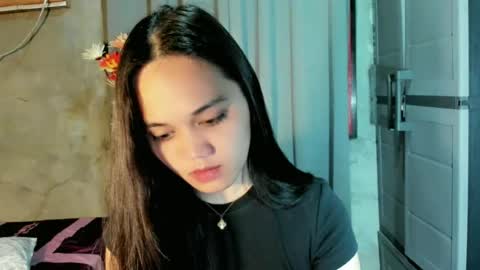 hilarymolly online show from June 15, 2026, 6:54 pm