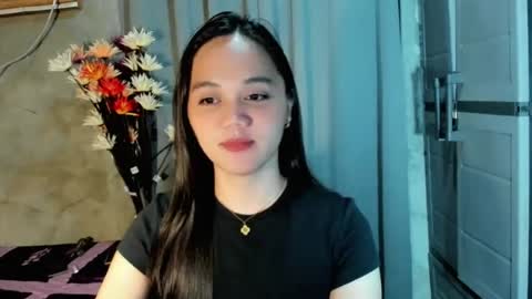 hilarymolly online show from July 18, 2026, 10:02 pm