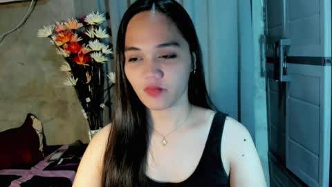 hilarymolly online show from July 27, 2026, 11:17 am