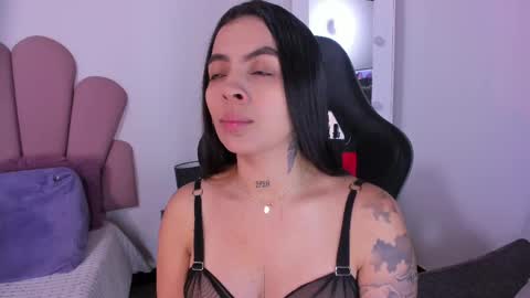 Snapshot of hillary_jones chatting on February 11, 2025, 11:43 am sarah online show from February 11, 2025, 11:43 am