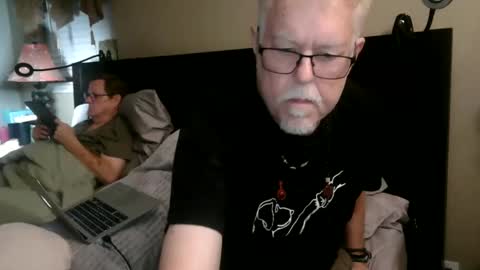 TwoDaddies online show from January 11, 2026, 1:32 am