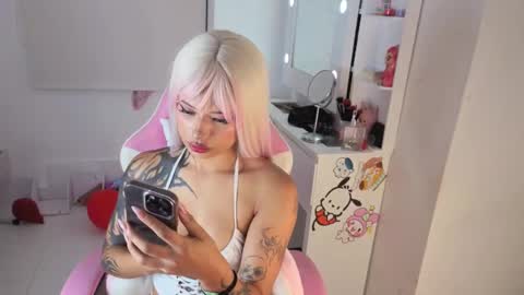 hillsdandarkie_44 online show from September 29, 2025, 12:38 am