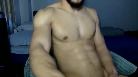 himmynuetronn online show from March 17, 2026, 9:07 pm