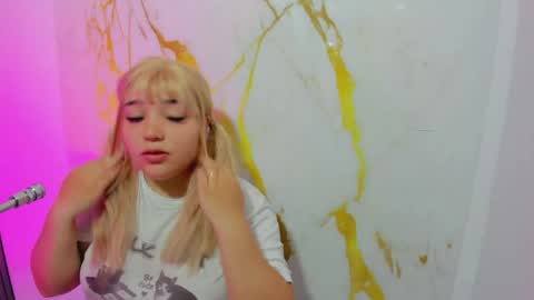 Snapshot of hinata_dolly chatting on May 7, 2026, 11:26 am hinata_dolly online show from May 7, 2026, 11:26 am