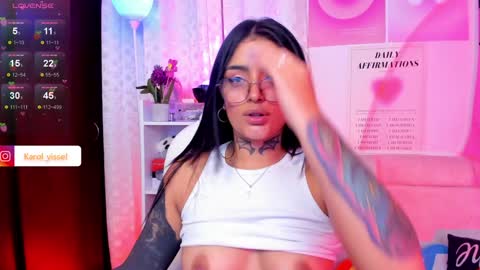 Snapshot of hinataweed01 chatting on January 21, 2025, 4:32 am Karol Independent Model online show from January 21, 2025, 4:32 am