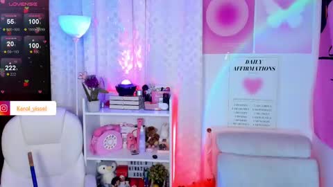 Snapshot of hinataweed01 chatting on February 25, 2025, 3:42 am Karol Independent Model online show from February 25, 2025, 3:42 am