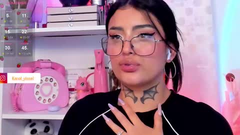 Snapshot of hinataweed01 chatting on February 26, 2025, 4:14 am Karol Independent Model online show from February 26, 2025, 4:14 am