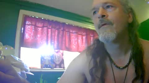 hippiedad333 online show from June 6, 2026, 8:46 pm