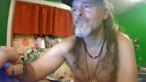 hippiedad333 online show from June 28, 2026, 1:44 am
