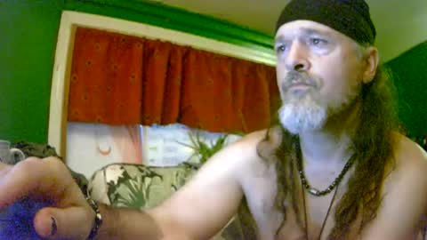 hippiedad333 online show from July 3, 2026, 1:01 am