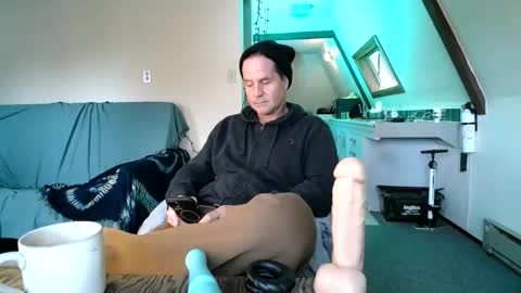 Hippie Jijm online show from March 12, 2026, 5:41 pm