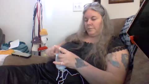 Snapshot of hippysnewhere chatting on May 28, 2026, 10:40 pm hippysnewhere online show from May 28, 2026, 10:40 pm