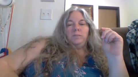 Snapshot of hippysnewhere chatting on May 31, 2026, 11:28 pm hippysnewhere online show from May 31, 2026, 11:28 pm