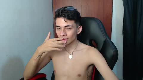 Hisokax online show from April 7, 2026, 4:35 am