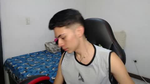 Hisokax online show from April 22, 2026, 2:47 am