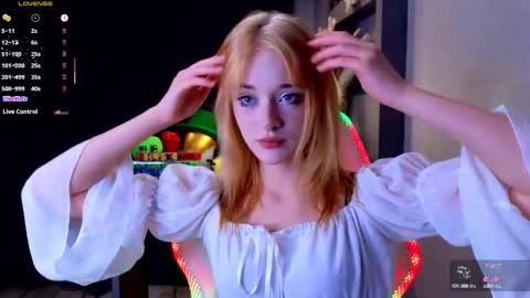 Ella online show from September 18, 2025, 4:42 pm