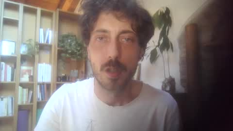 hitmenoww online show from May 21, 2026, 2:46 pm