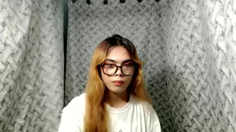 Snapshot of hoelyaurora chatting on June 22, 2026, 6:05 pm Aurora3 online show from June 22, 2026, 6:05 pm