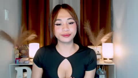 hoelymarie online show from July 28, 2026, 3:21 pm