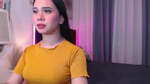 Snapshot of hoelymolly chatting on November 28, 2025, 7:00 am hoelymolly online show from November 28, 2025, 7:00 am