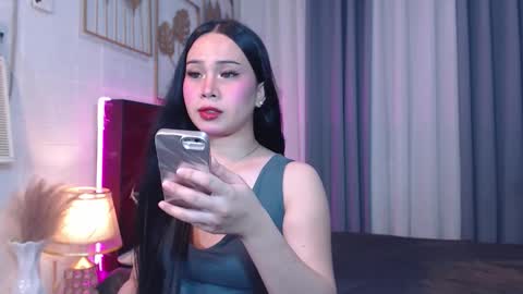 hoelymolly online show from February 5, 2026, 8:41 am