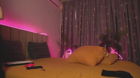 julia online show from March 24, 2026, 7:13 am