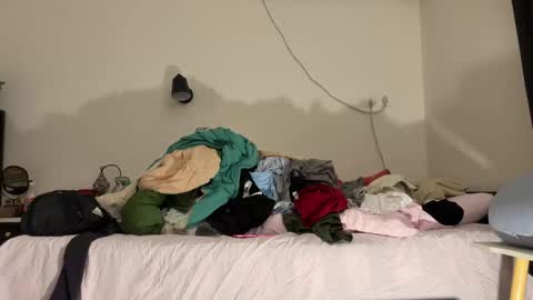 Snapshot of hola_sunflower chatting on November 6, 2025, 2:51 pm amy online show from November 6, 2025, 2:51 pm