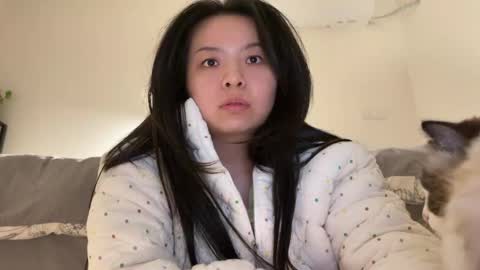 Snapshot of hola_sunflower chatting on December 16, 2025, 6:24 pm amy online show from December 16, 2025, 6:24 pm