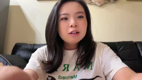 Snapshot of hola_sunflower chatting on June 5, 2026, 1:50 pm amy online show from June 5, 2026, 1:50 pm
