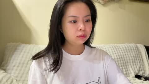 Snapshot of hola_sunflower chatting on June 23, 2026, 12:36 pm amy online show from June 23, 2026, 12:36 pm