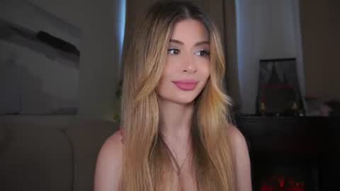 Moni Monica online show from July 28, 2026, 8:10 am