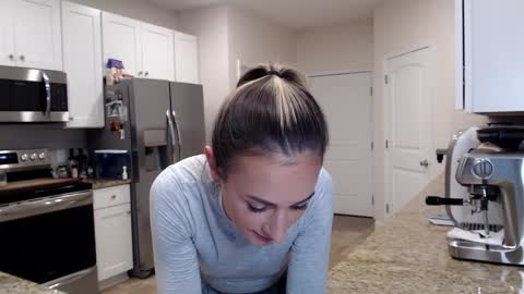 Holi Hurricane online show from September 23, 2025, 3:53 am