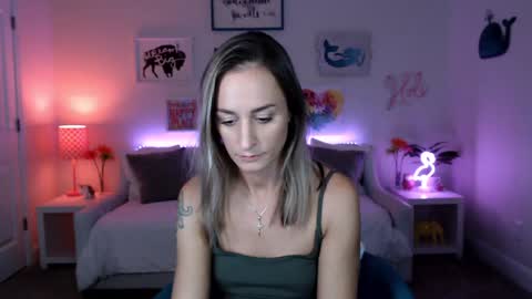 Holi Hurricane online show from October 1, 2025, 2:28 am