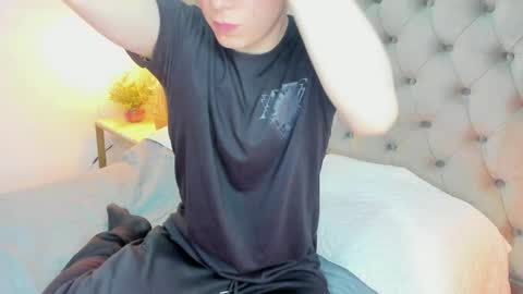 Snapshot of hollannd_ chatting on May 26, 2026, 12:45 pm Holland online show from May 26, 2026, 12:45 pm
