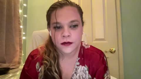 Hollys Drive threw Side Of CB. online show from December 14, 2024, 6:46 am