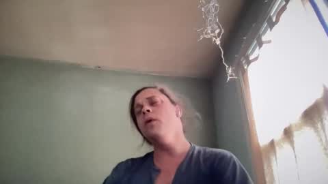 Hollys Drive threw Side Of CB. online show from November 6, 2025, 4:19 pm