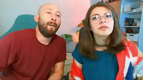 Holly and Honey online show from June 18, 2026, 10:58 pm